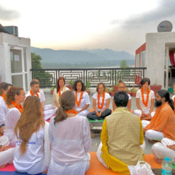 How to Maintain Your Yoga Training Routine During Festival Season