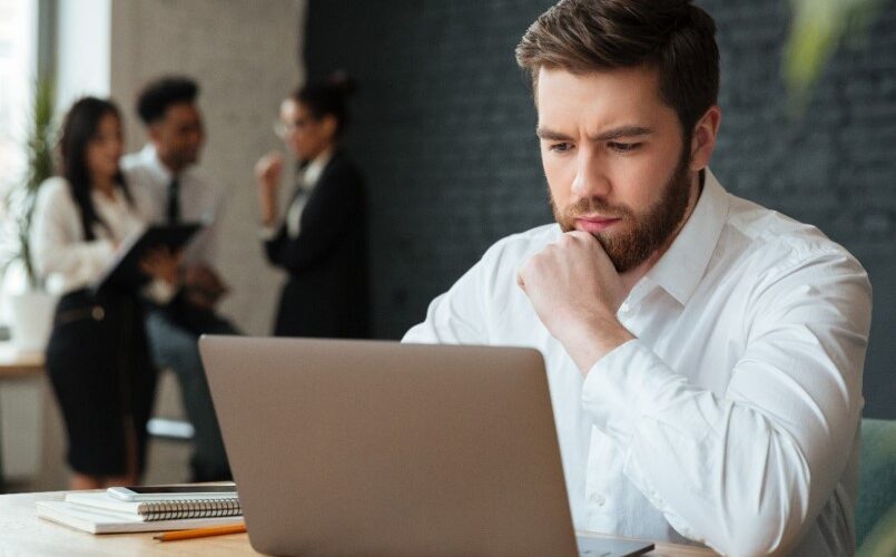 Zero-Balance Account vs Regular Savings Account: Key Differences Explained