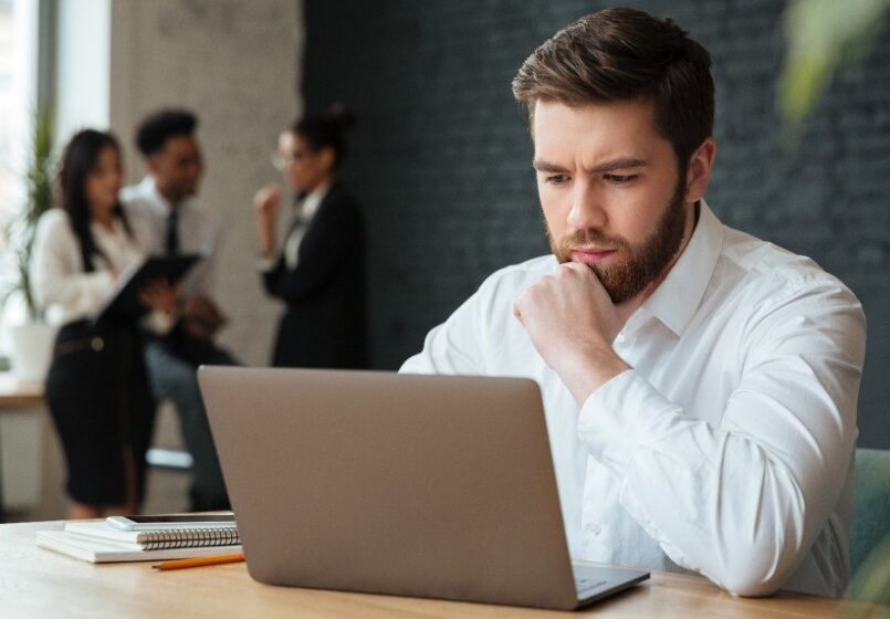 Zero-Balance Account vs Regular Savings Account: Key Differences Explained