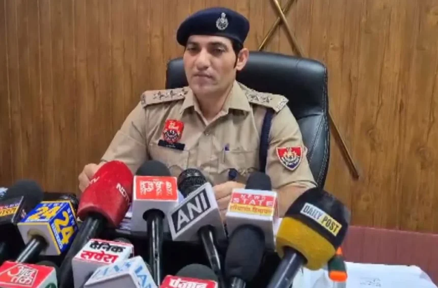 Gurugram-Police-detain-13-suspected-Bangladeshi-nationals-for-illegal-stay-1063x700 Gurugram Police detain 13 suspected Bangladeshi nationals for illegal stay, initiate deportation process